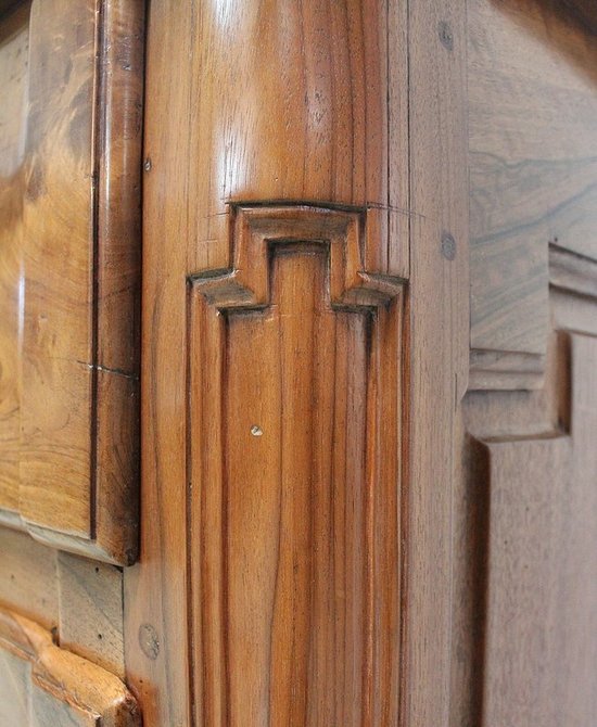 Crossbow Commode in Solid Blond Walnut, Transition Period Louis XV - Louis XVI - XVIIIth
