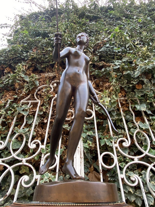 Grande soggetto femminile in bronzo del XIX secolo "Diane Chasseresse" firmato Houdon, fondatore F. Barbedienne