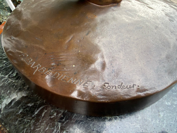Grande soggetto femminile in bronzo del XIX secolo "Diane Chasseresse" firmato Houdon, fondatore F. Barbedienne