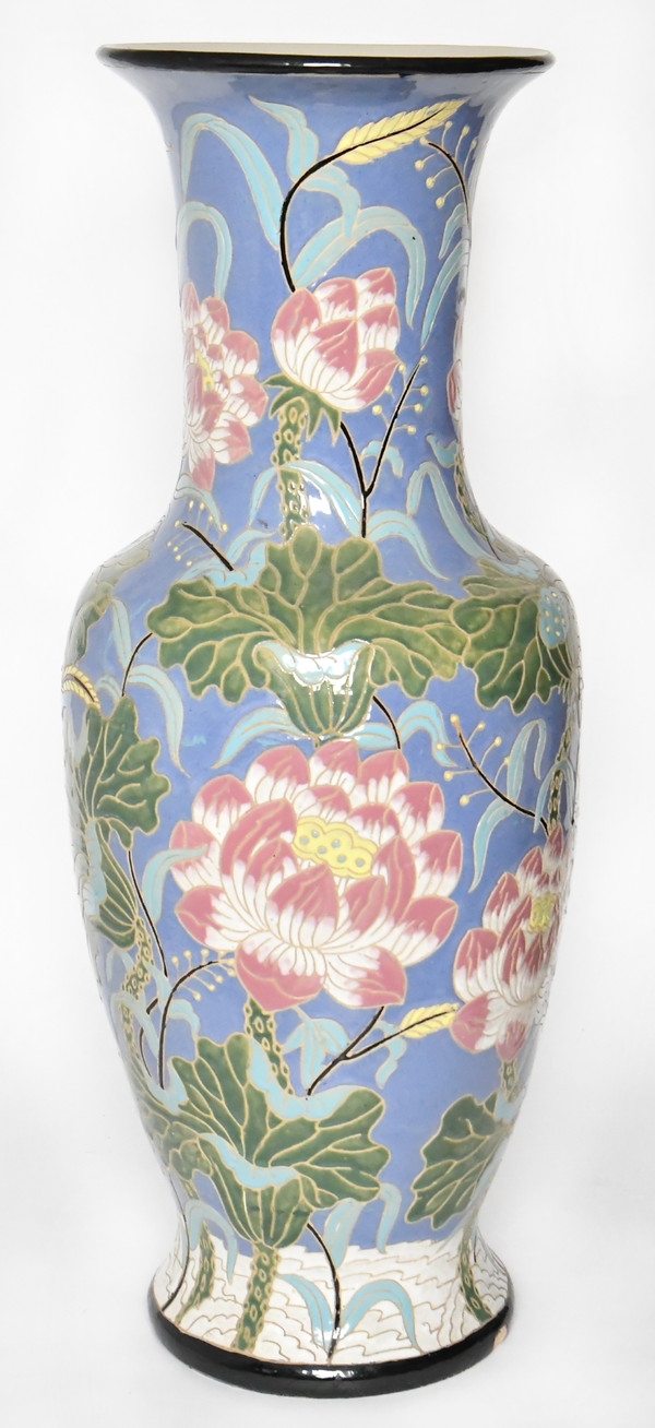 Importante vaso in ceramica smaltata con decoro floreale (H=102,5cm) 