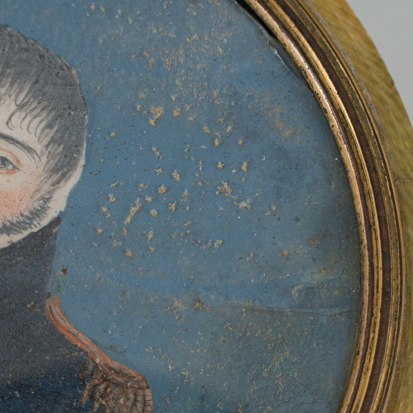 Miniature tortoiseshell box decorated with an Empire officer, early 19th century