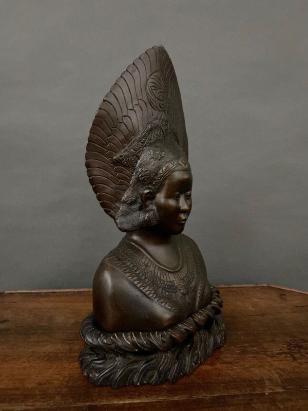 Balinese Indochinese dancer bust bronze peacock wheel crown