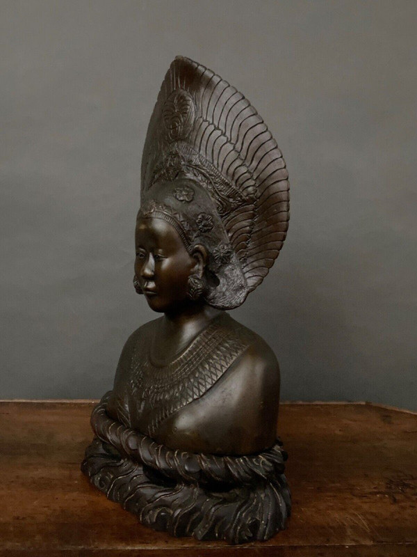 Balinese Indochinese dancer bust bronze peacock wheel crown