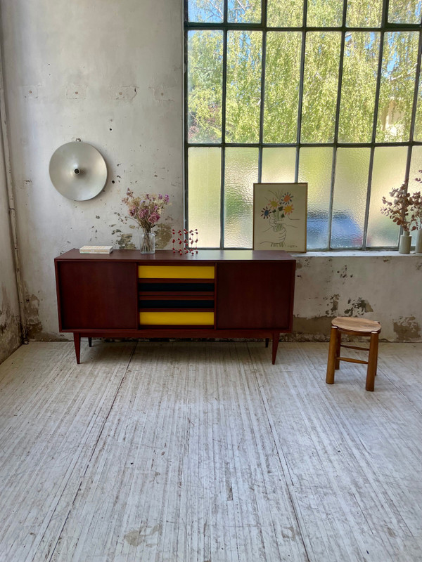 Credenza modernista scandinava in teak con 4 cassetti