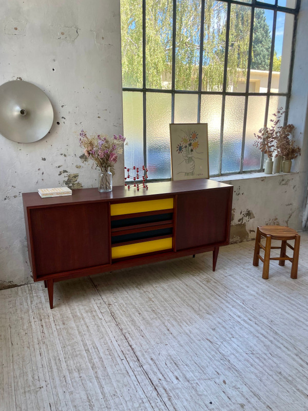 Credenza modernista scandinava in teak con 4 cassetti