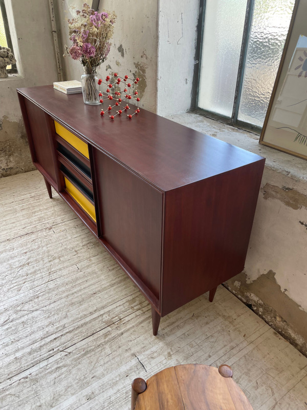 Credenza modernista scandinava in teak con 4 cassetti