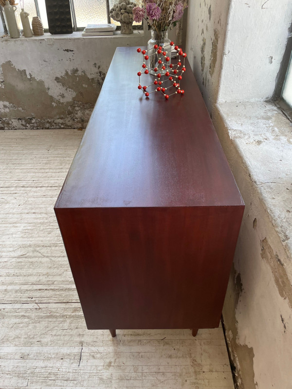 Credenza modernista scandinava in teak con 4 cassetti