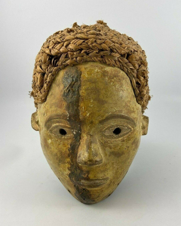 Maschera in legno intagliato e vimini intrecciato 1930 Africa bella patina