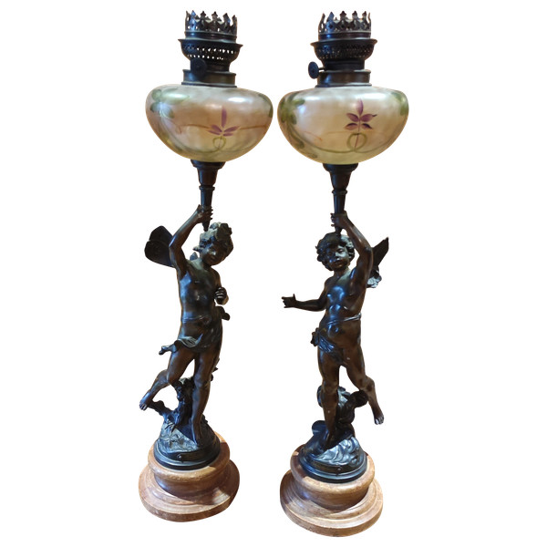 Paire d Anciennes Lampes à Pétrole  régule et marbre  Signées Auguste Moreau