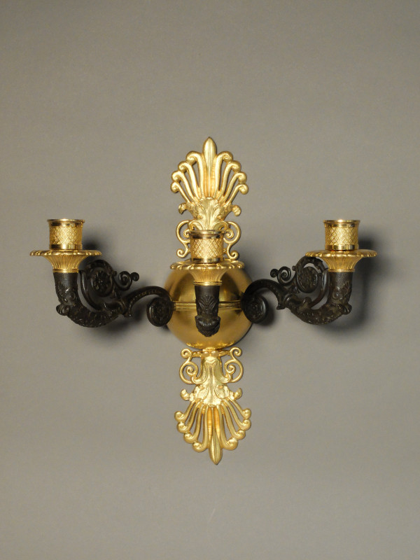Coppia di applique del periodo del Restauro 