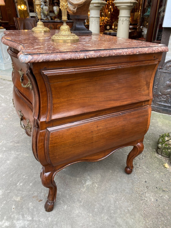 Provenzalische Sauteuse-Kommode aus dem 18. Jahrhundert, Louis XV, mit farbigem Marmorboden