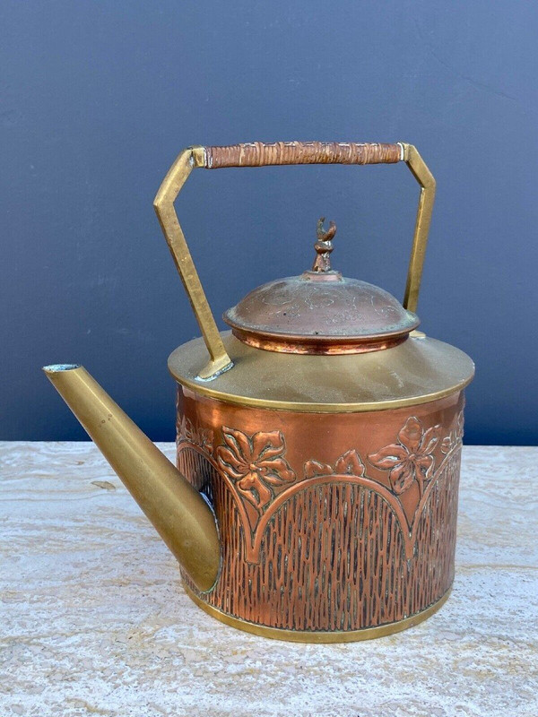 Samovar Art Nouveau Arts and Crafts 1900 laiton et cuivre