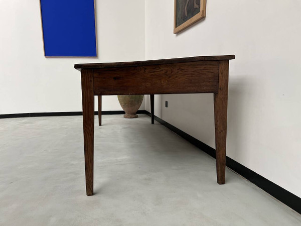 Großer Schreibtisch aus den 1940er Jahren aus massiver Eiche