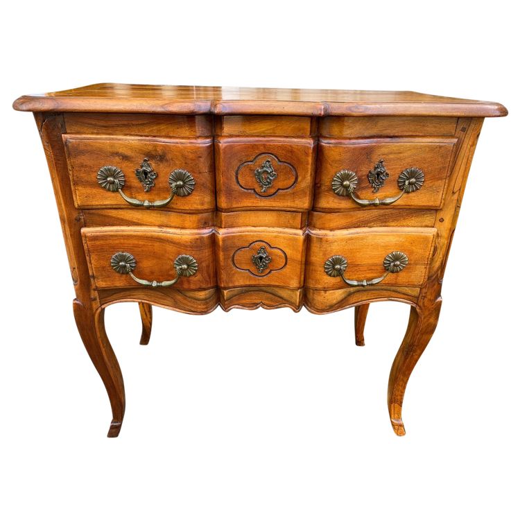 Commode rustique De Style Louis XV En Noyer Massif, Vallée Du Rhône, XXème Siècle