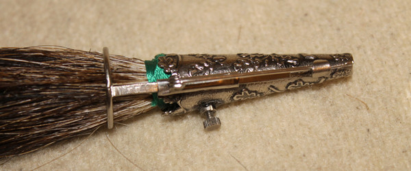 Hutnadelbrosche mit Naturhaar Herkunft Tiroler Alpen