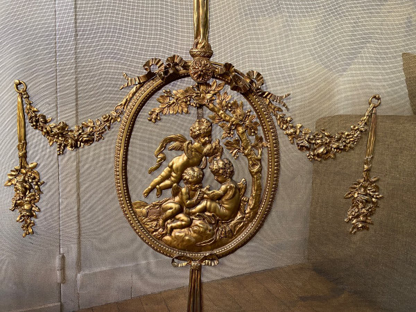 Large Louis XVI Style Bronze Fire Screen from the 19th Century for a Large Fireplace