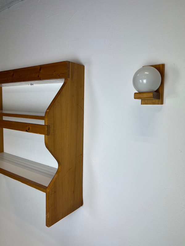 Duo di mensole di Charlotte Perriand