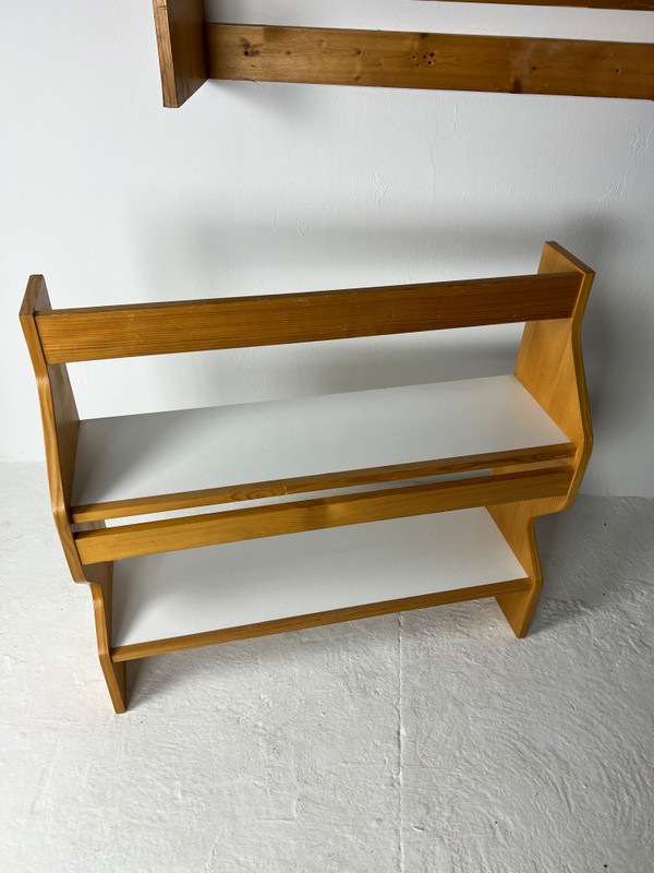 Duo di mensole di Charlotte Perriand