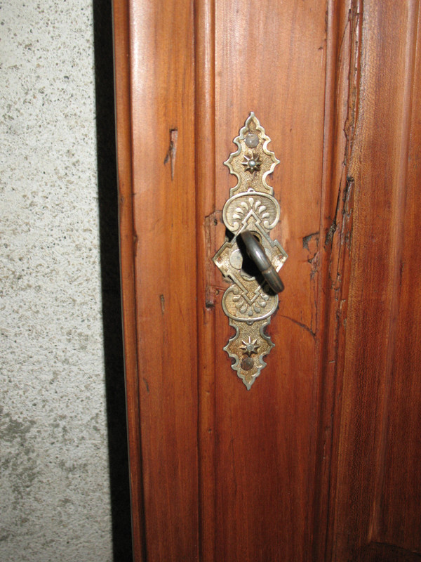 Porta in legno modanato in stile Luigi XIV in ciliegio, fine XVIII secolo 