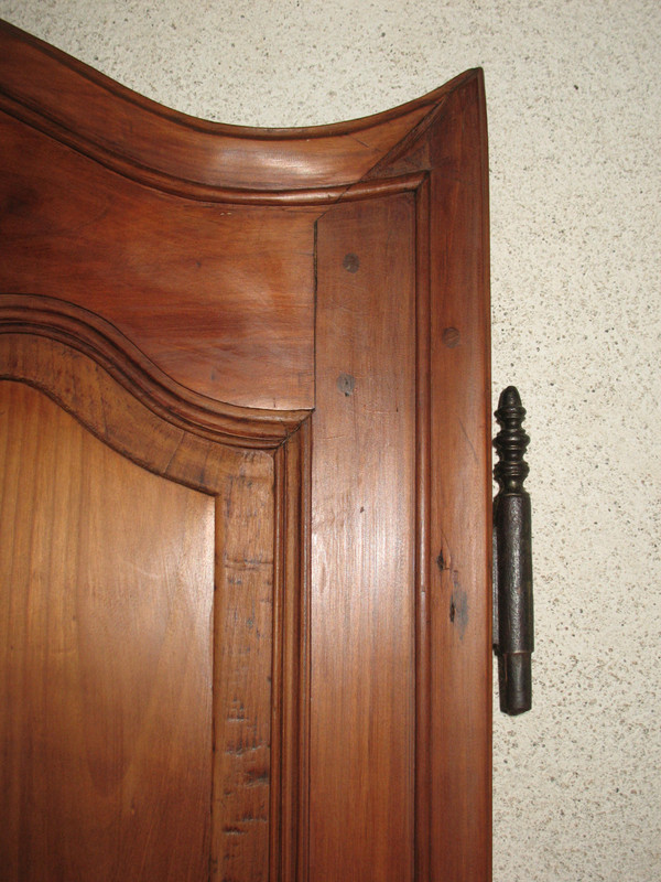 Porta in legno modanato in stile Luigi XIV in ciliegio, fine XVIII secolo 