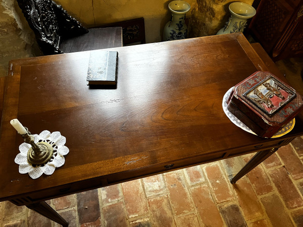 Louis XVI style desk table, walnut, 3 drawers and 2 pull tabs, in very good condition