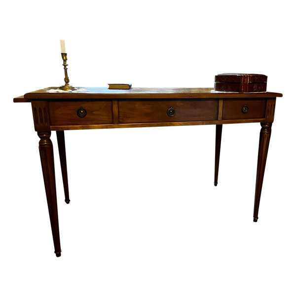 Louis XVI style desk table, walnut, 3 drawers and 2 pull tabs, in very good condition