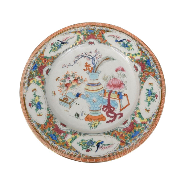 Piatto piano Cina 1900 timbro rosso decoro floreale