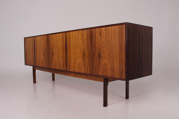 Buffet de milieu en palissandre, Henning Kjaernulf.