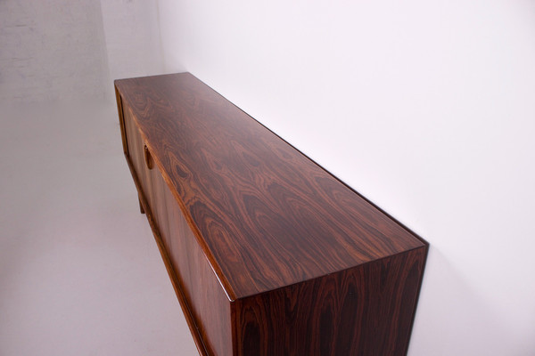 Buffet de milieu en palissandre, Henning Kjaernulf.