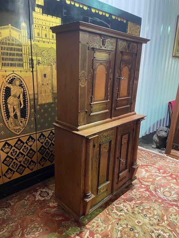 Deutsches Sideboard mit zwei Korpussen aus geschnitztem Holz