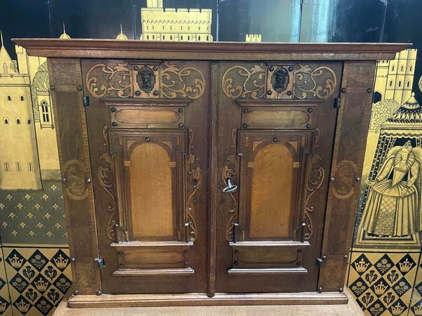 Deutsches Sideboard mit zwei Korpussen aus geschnitztem Holz