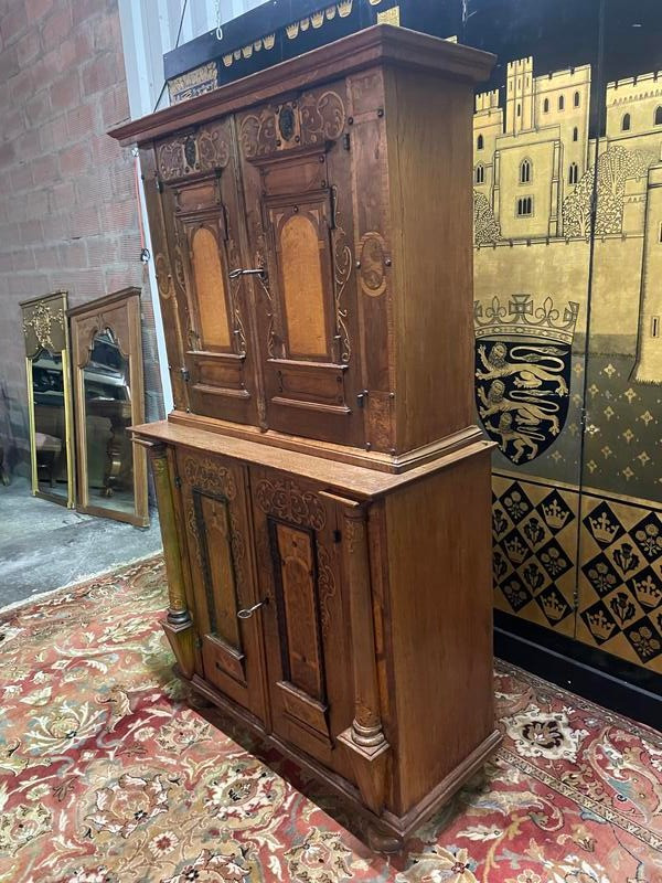 Deutsches Sideboard mit zwei Korpussen aus geschnitztem Holz