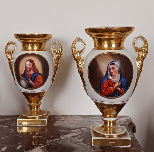 Paris, Restoration period, Louis-Philippe - pair of porcelain vases - religiosa