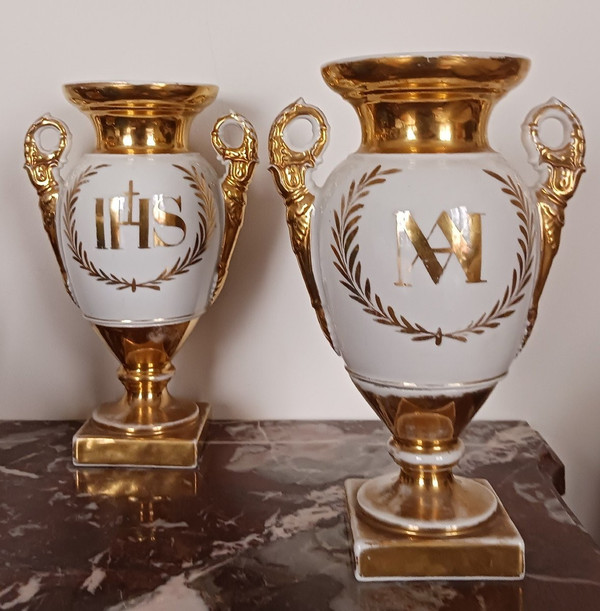 Paris, Restoration period, Louis-Philippe - pair of porcelain vases - religiosa
