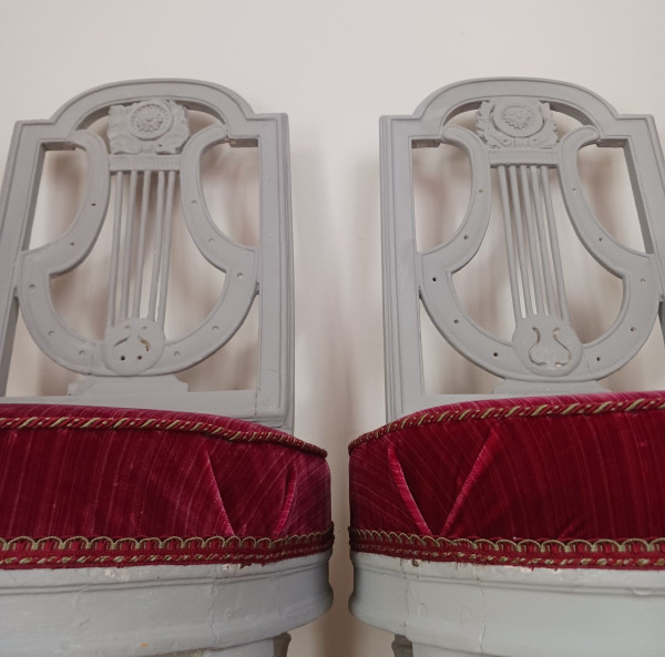 France, Louis XVI period - pair of lyre chairs, relacquered and maddered silk velvet