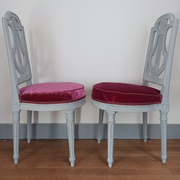 France, Louis XVI period - pair of lyre chairs, relacquered and maddered silk velvet