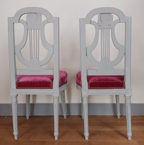 France, Louis XVI period - pair of lyre chairs, relacquered and maddered silk velvet