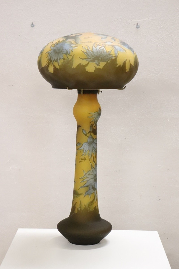 High Table Lamp in Cameo Art Glass