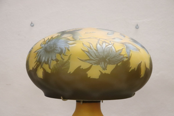 High Table Lamp in Cameo Art Glass