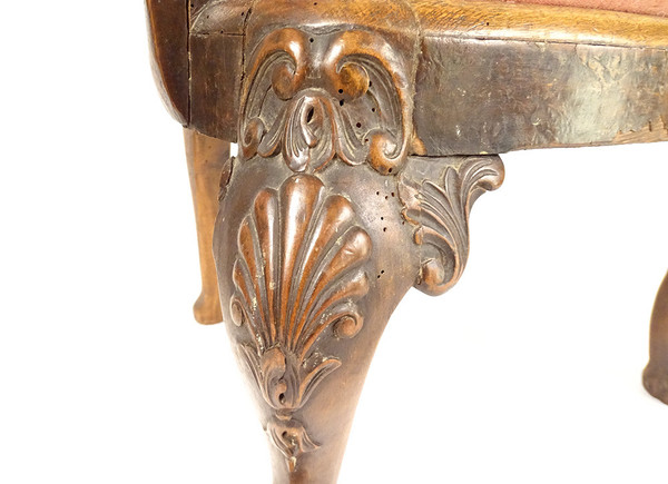 Fauteuil d'enfant Anglais Chippendale Noyer Sculpté Coquilles Griffes XIXè