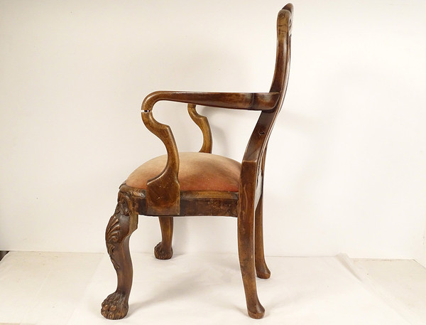 Fauteuil d'enfant Anglais Chippendale Noyer Sculpté Coquilles Griffes XIXè