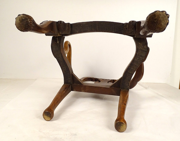 Fauteuil d'enfant Anglais Chippendale Noyer Sculpté Coquilles Griffes XIXè