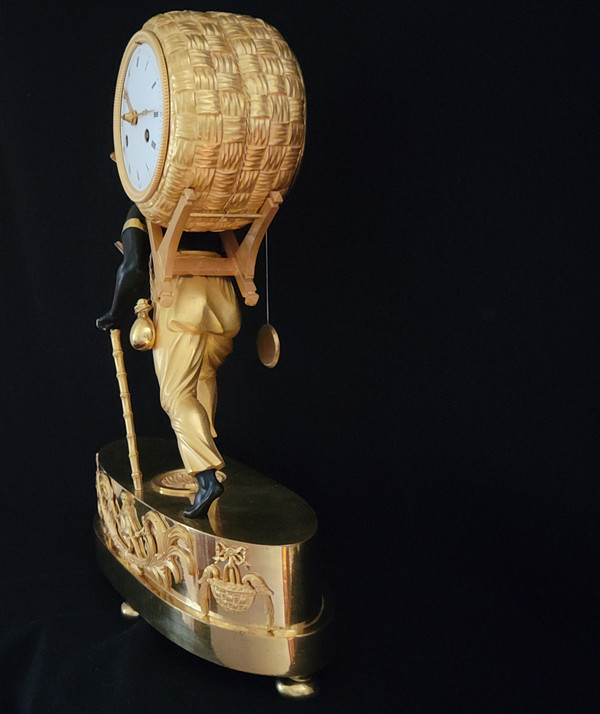 Clock the porter "le portefaix noir" after J.A.REICHE CIRCA 1810