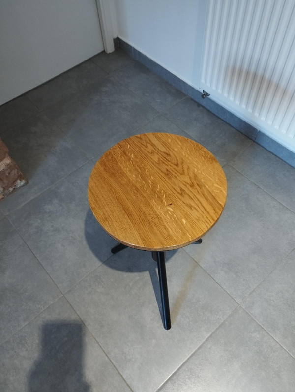 Sgabello indus a treppiede regolabile dal design vintage
