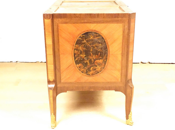 Commode Transition marqueterie panneaux laque Chine paysages marbre XVIIIè