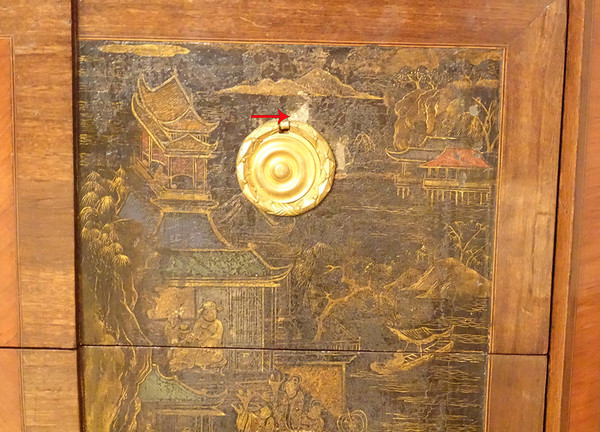 Commode Transition marqueterie panneaux laque Chine paysages marbre XVIIIè