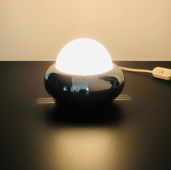 Lampe UFO chromée modèle c359 par LUCI, Italie années 70