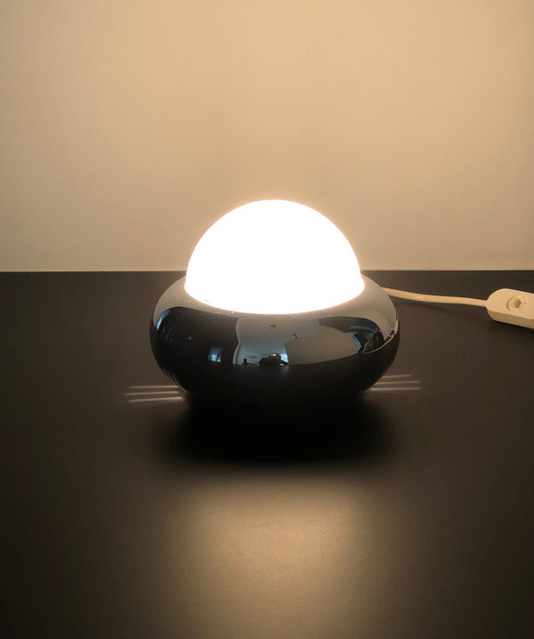 Lampe UFO chromée modèle c359 par LUCI, Italie années 70