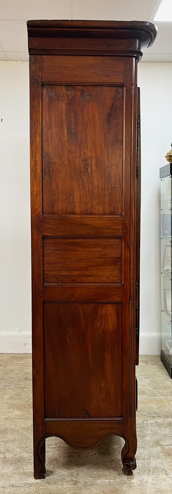 Large walnut cabinet LOUIS XV 19th century period