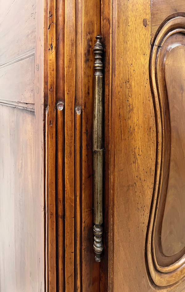 Large walnut cabinet LOUIS XV 19th century period